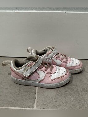 Nike Court Borough Kids Pink and White Velcro Low-Top Sneakers